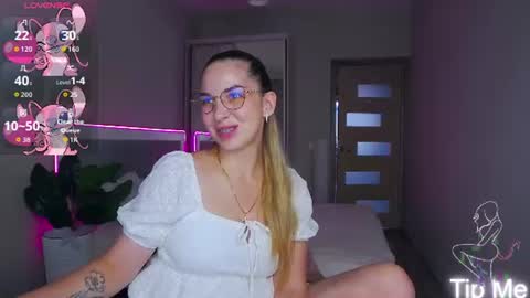 Snapshot of alexandracandy chatting on 06/24/26, 02:27 alexandracandy online show from 06/24/26, 02:27
