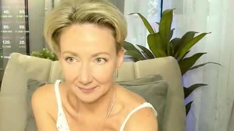 Alexandra online show from 09/12/25, 01:11