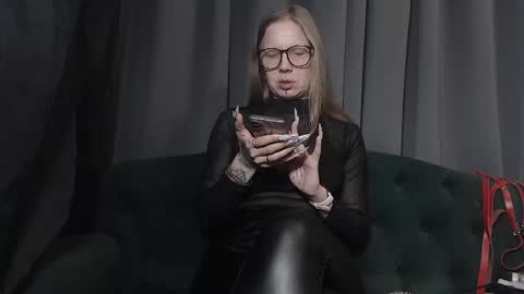 Snapshot of alexandrazaryanova chatting on 04/25/26, 09:45 Alexandra online show from 04/25/26, 09:45