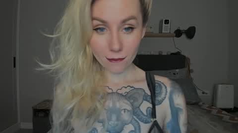 Snapshot of alexarush chatting on 12/03/24, 06:38 alexarush online show from 12/03/24, 06:38