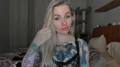 Snapshot of alexarush chatting on 09/25/25, 05:38 alexarush online show from 09/25/25, 05:38