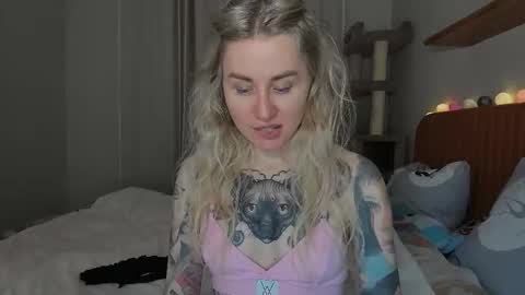 Snapshot of alexarush chatting on 10/06/25, 05:43 alexarush online show from 10/06/25, 05:43