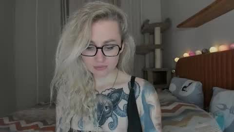 Snapshot of alexarush chatting on 10/13/25, 05:35 alexarush online show from 10/13/25, 05:35