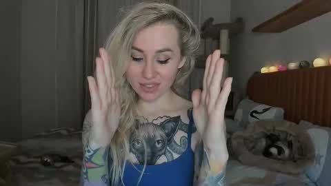 Snapshot of alexarush chatting on 10/19/25, 05:35 alexarush online show from 10/19/25, 05:35