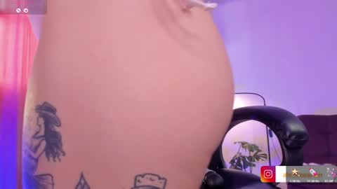 alexawarren_ online show from 07/10/26, 08:00