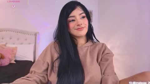 Snapshot of alexaworld chatting on 12/18/25, 11:27 lexandra online show from 12/18/25, 11:27