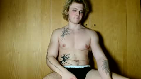 Snapshot of alexbarczukxxx chatting on 02/18/26, 10:17 Alex Barczuk online show from 02/18/26, 10:17