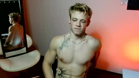 Snapshot of alexbarczukxxx chatting on 05/13/26, 11:22 Alex Barczuk online show from 05/13/26, 11:22