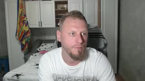 Snapshot of alexboy2022 chatting on 10/27/25, 06:45 onlyfans..alexyno2022 online show from 10/27/25, 06:45