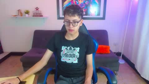 Snapshot of alexcum_18 chatting on 06/10/26, 02:27 alex online show from 06/10/26, 02:27
