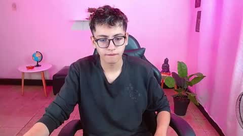 Snapshot of alexcum_18 chatting on 06/18/26, 03:38 alex online show from 06/18/26, 03:38
