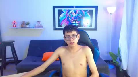 Snapshot of alexcum_18 chatting on 07/11/26, 01:58 alex online show from 07/11/26, 01:58