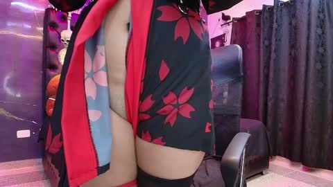 Snapshot of alexhoe_ chatting on 01/27/25, 12:33 Alex online show from 01/27/25, 12:33