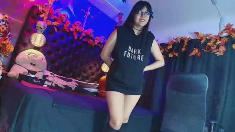 Snapshot of alexhoe_ chatting on 09/16/25, 06:53 Alex online show from 09/16/25, 06:53