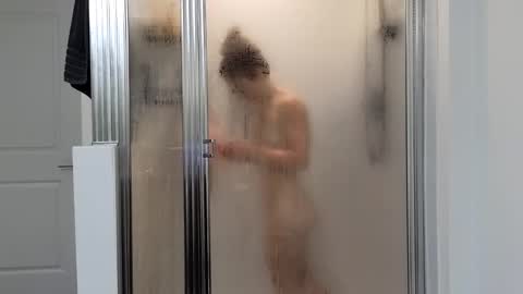 Snapshot of alexi793021 chatting on 01/15/25, 02:02 Alexi online show from 01/15/25, 02:02