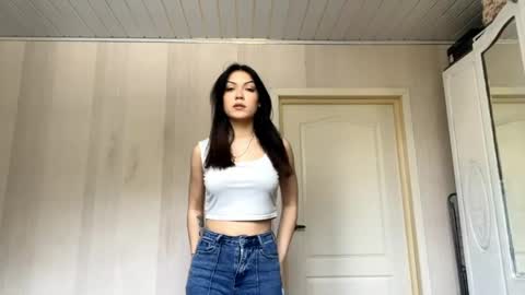 Emila online show from 04/13/26, 10:32