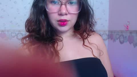 Snapshot of alexiarestrepo chatting on 01/07/25, 11:58 Alexia online show from 01/07/25, 11:58