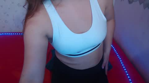 Snapshot of alexiarestrepo chatting on 02/05/25, 06:15 Alexia online show from 02/05/25, 06:15