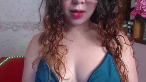 Snapshot of alexiarestrepo chatting on 02/17/25, 12:16 Alexia online show from 02/17/25, 12:16