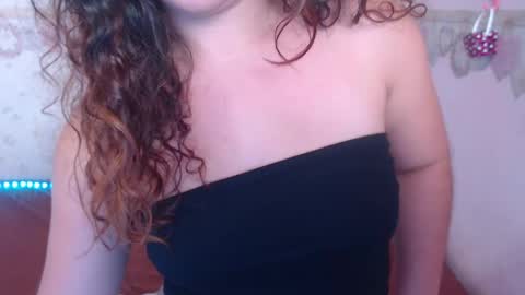 Snapshot of alexiarestrepo chatting on 03/11/25, 06:08 Alexia online show from 03/11/25, 06:08