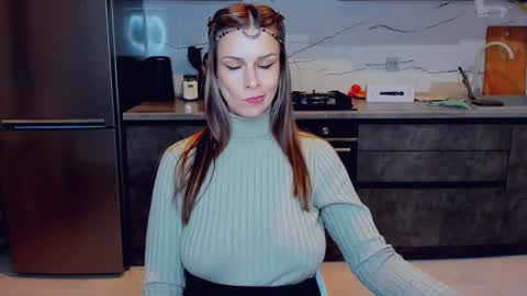 Snapshot of alexiayellow chatting on 02/13/25, 12:24 Alexia online show from 02/13/25, 12:24