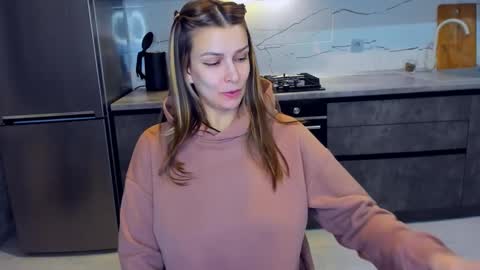 Snapshot of alexiayellow chatting on 02/24/25, 08:58 Alexia online show from 02/24/25, 08:58