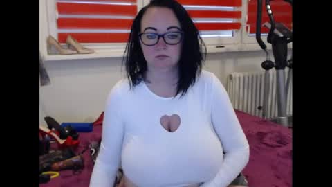 Snapshot of alexie33 chatting on 01/20/25, 11:56 alexie33 online show from 01/20/25, 11:56
