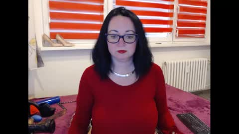 Snapshot of alexie33 chatting on 02/10/25, 02:26 alexie33 online show from 02/10/25, 02:26