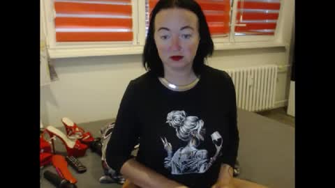 Snapshot of alexie33 chatting on 09/10/25, 06:35 alexie33 online show from 09/10/25, 06:35