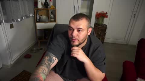 Alex online show from 02/11/25, 10:39