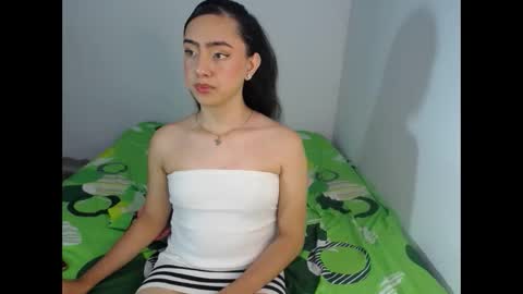 -- ALEXIS -- online show from 04/17/26, 02:03