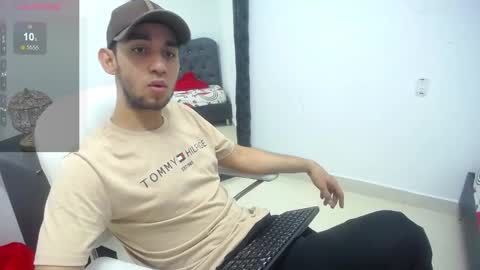 Snapshot of alexiscollinss chatting on 02/05/25, 01:33 alexiscollinss online show from 02/05/25, 01:33