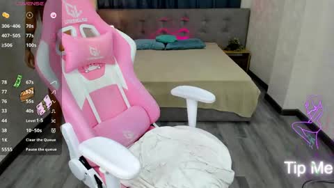 Alexis   Mon Tue Wed Thu Fri 7 GMT 0100am-0700am  online show from 03/07/25, 10:21