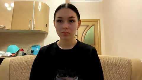 Snapshot of alexisschiess chatting on 11/03/25, 02:18 Karolina online show from 11/03/25, 02:18