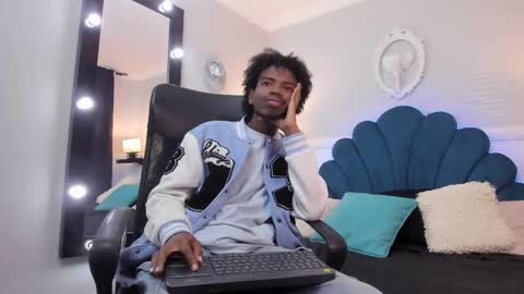 Alex Jaccob online show from 10/28/25, 01:03