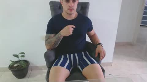 Snapshot of alexmaximuss chatting on 12/08/24, 10:25 Maximuss online show from 12/08/24, 10:25