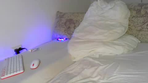 Snapshot of alexnovakk chatting on 01/27/25, 01:19 Alex online show from 01/27/25, 01:19