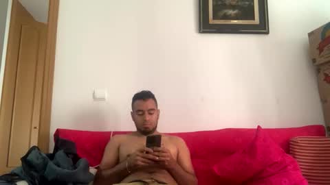 Snapshot of alexospina55 chatting on 12/16/25, 12:43 alexospina55 online show from 12/16/25, 12:43