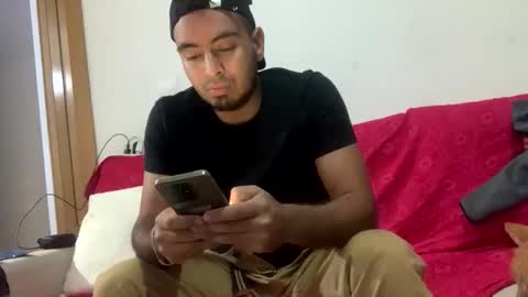 Snapshot of alexospina55 chatting on 12/17/25, 06:36 alexospina55 online show from 12/17/25, 06:36