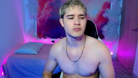 Snapshot of alexpierss chatting on 12/01/25, 07:08 Alex online show from 12/01/25, 07:08