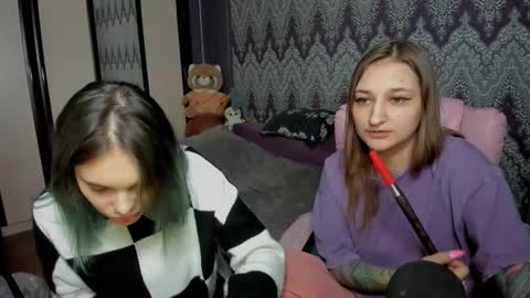 Snapshot of alexracc00n chatting on 01/28/25, 04:52 Alex online show from 01/28/25, 04:52