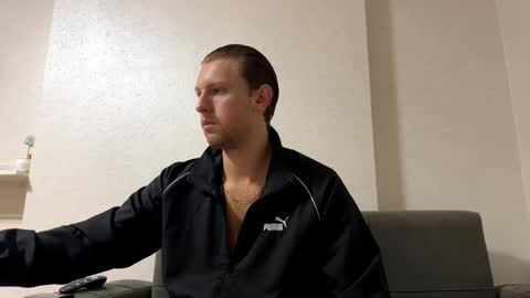 Snapshot of alexs_bugatti chatting on 10/24/25, 07:10 Alex online show from 10/24/25, 07:10