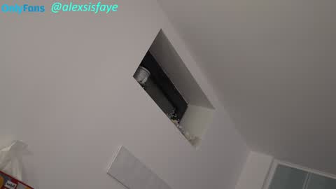 Snapshot of alexsisfaye chatting on 10/15/25, 06:30 Help me reach 100 thank you online show from 10/15/25, 06:30