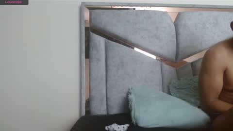 alex y luisa online show from 01/28/25, 03:35