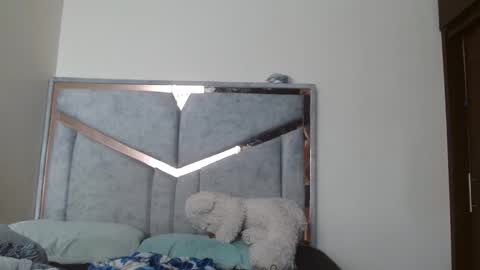 alex y luisa online show from 11/25/25, 03:34