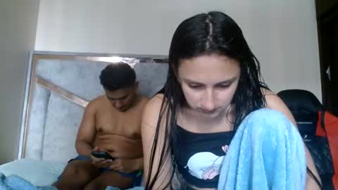 Snapshot of alexvsluisa chatting on 06/20/26, 03:37 alex y luisa online show from 06/20/26, 03:37