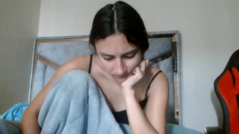 Snapshot of alexvsluisa chatting on 06/26/26, 03:38 alex y luisa online show from 06/26/26, 03:38