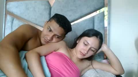 Snapshot of alexvsluisa chatting on 07/22/26, 02:42 alex y luisa online show from 07/22/26, 02:42