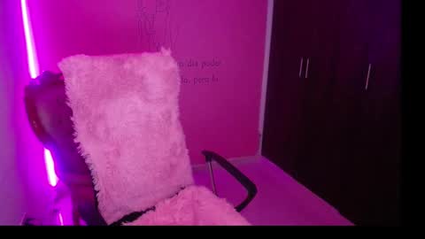 Snapshot of alexxa_1111 chatting on 09/09/25, 11:48 alexxa_1111 online show from 09/09/25, 11:48