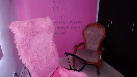 Snapshot of alexxa_1111 chatting on 10/17/25, 06:54 alexxa_1111 online show from 10/17/25, 06:54